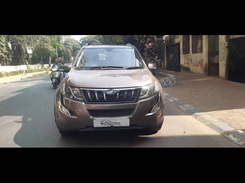 Mahindra XUV500 W10 FWD