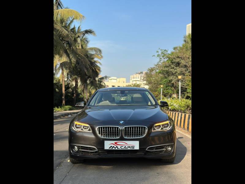 BMW 5 Series 520d Sedan Modern Line