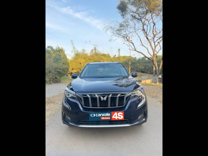 Mahindra XUV700 AX 7 Luxury Pack Diesel AT 7 STR
