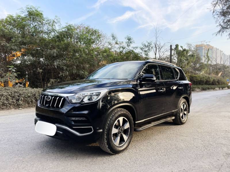 Mahindra Alturas G4 4WD AT