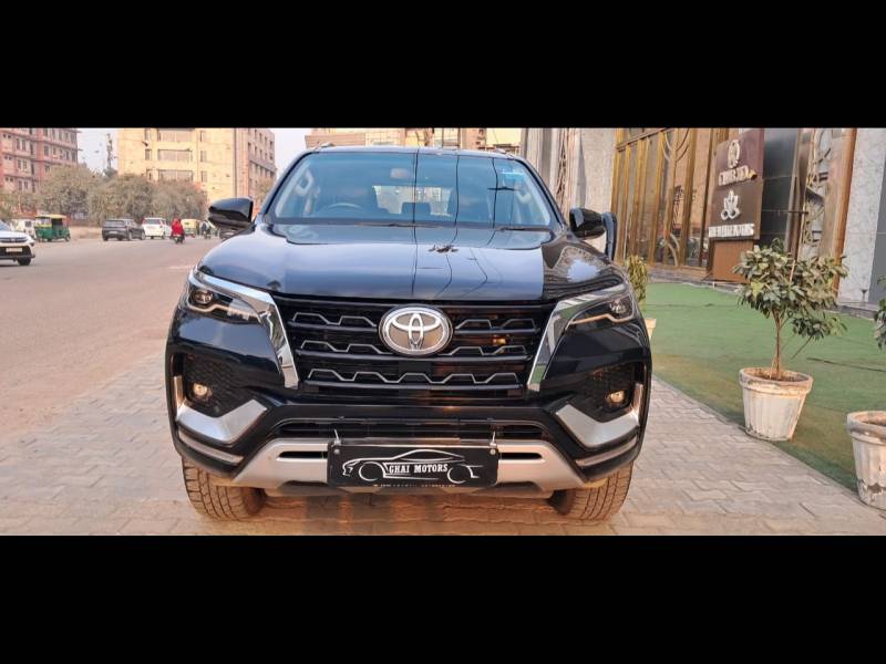 Toyota Fortuner 4X2 AT 2.7 Petrol