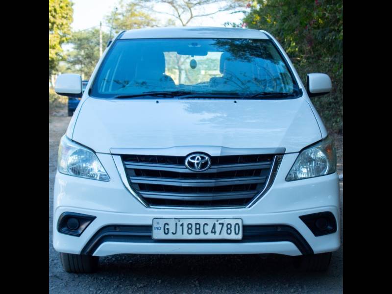 Toyota Innova 2.5 GX 7 STR