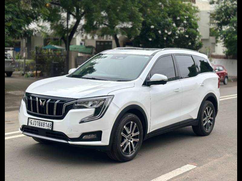 Mahindra XUV700 AX 7 Luxury Pack Diesel MT 7 STR