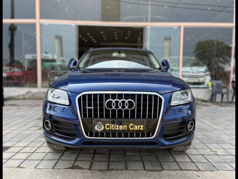 Audi Q5 30 TDI Premium Edition