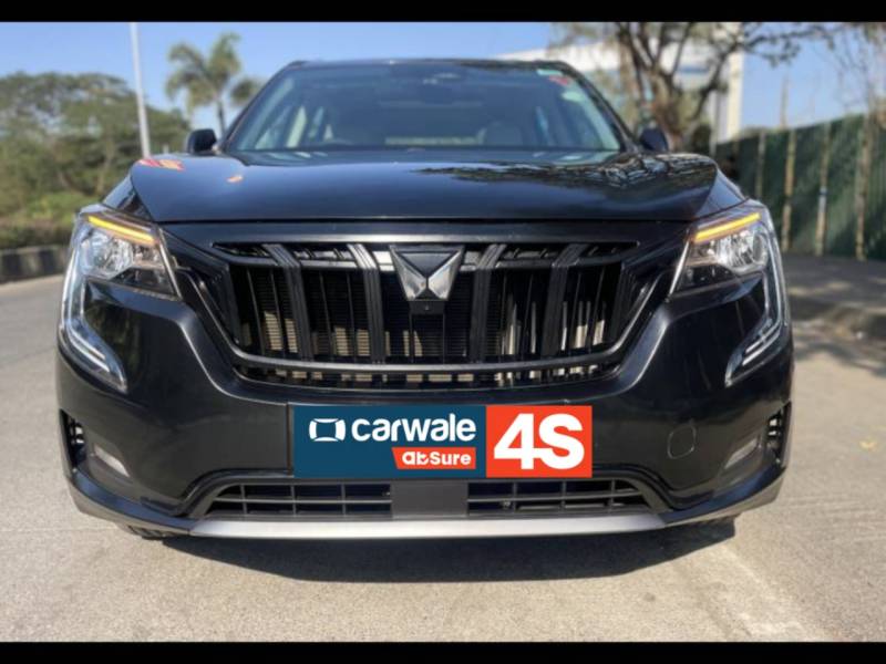 Mahindra XUV700 AX7 Luxury Pack Petrol AT 7 STR