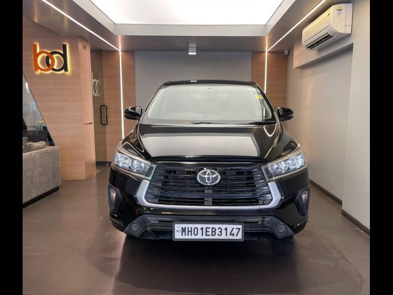 Toyota Innova Crysta 2.4 GX 8 STR