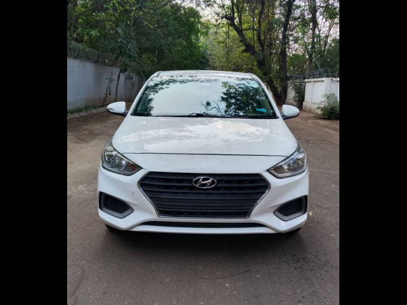 Hyundai Verna 1.6 CRDI E