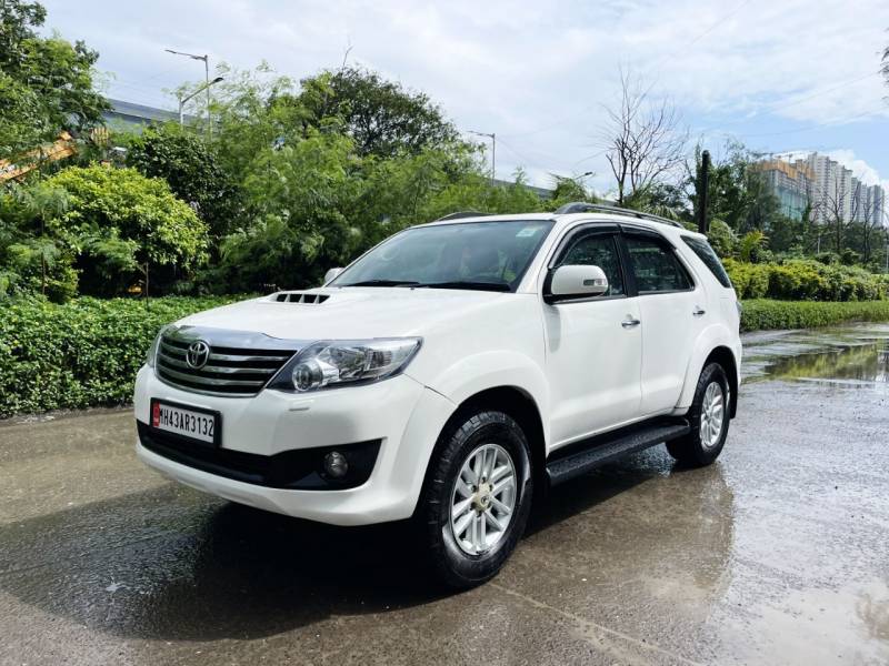 Toyota Fortuner 4x2 AT