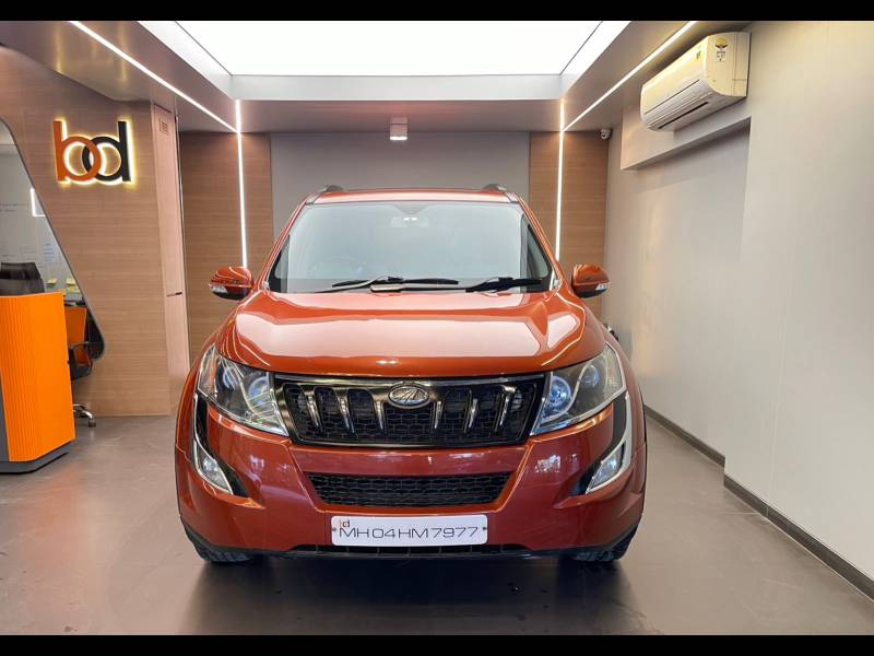 Mahindra XUV500 W10 FWD AT