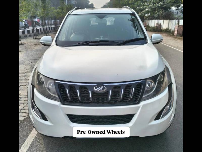 Mahindra XUV500 W10 FWD