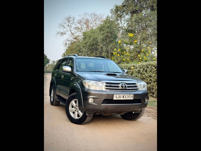 Toyota Fortuner 3.0 MT