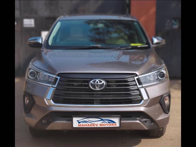 Toyota Innova Crysta 2.4 Z 7 STR
