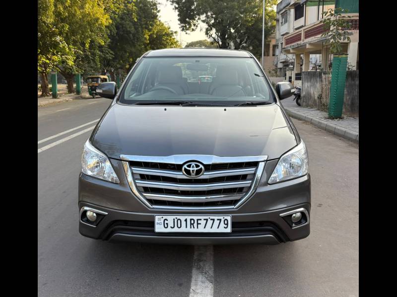 Toyota Innova 2.5 VX 7 STR