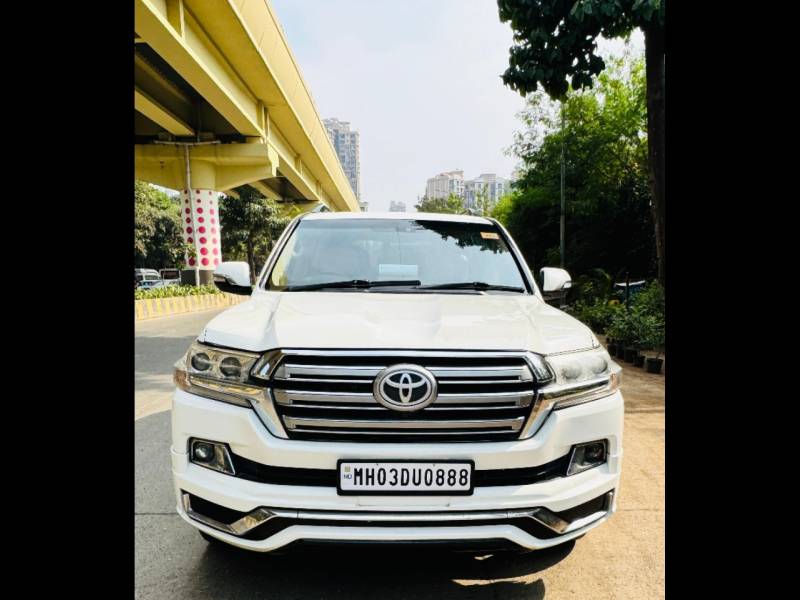 Toyota Land Cruiser LC200 VX (Standard) 1