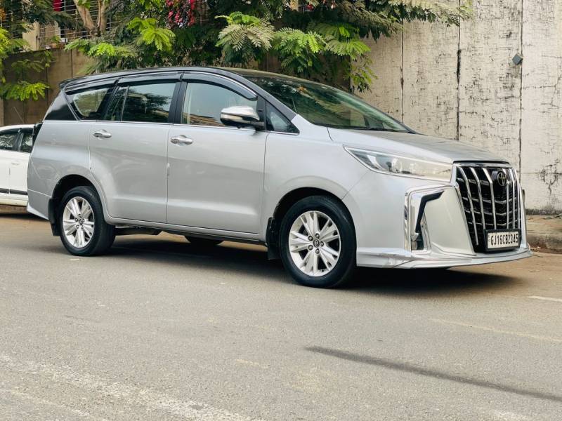 Toyota Innova Crysta 2.8 ZX AT 7 STR