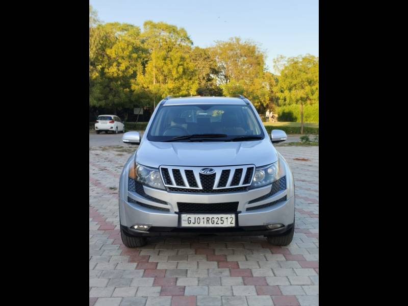Mahindra XUV500 W6
