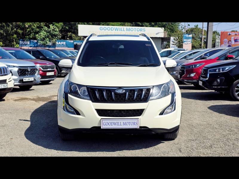 Mahindra XUV500 W10 FWD AT