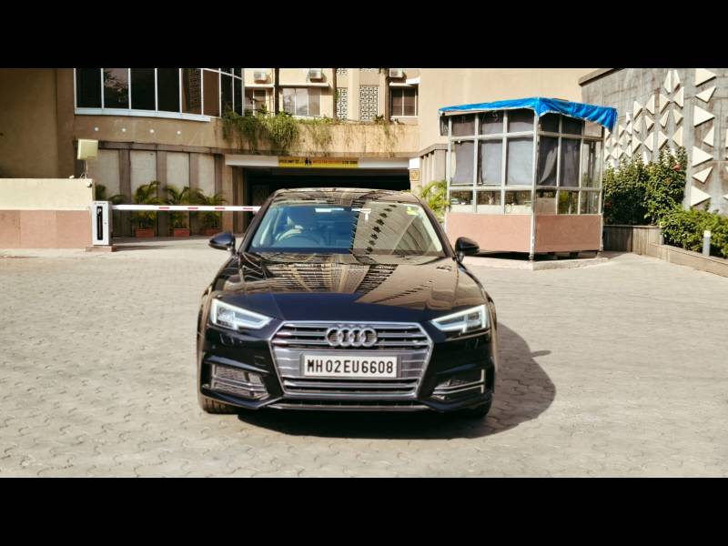 Audi A4 30 TFSI Premium Plus