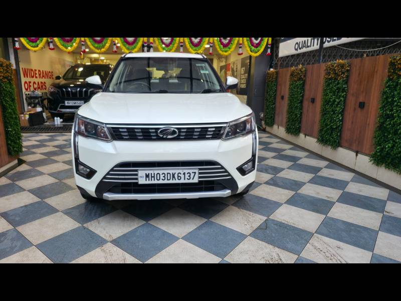 Mahindra XUV 300 W8 1.2 Petrol