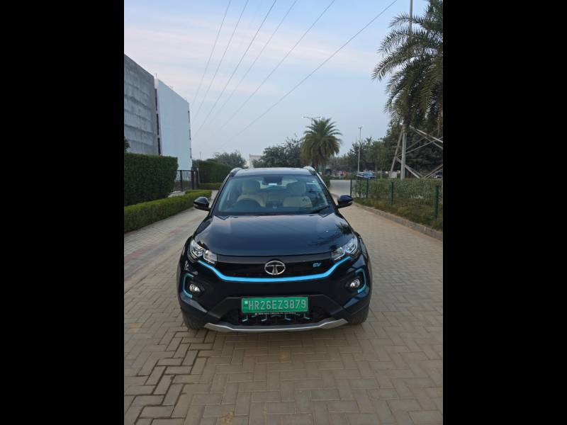 Tata Nexon EV XZ Plus LUX Dark Edition