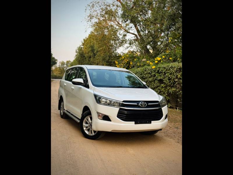 Toyota Innova Crysta 2.4 GX 7 STR