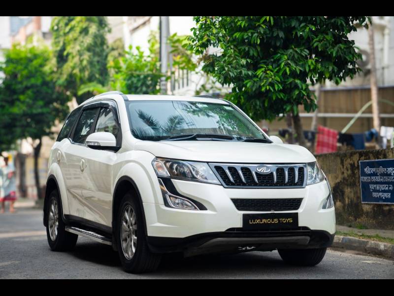 Mahindra XUV500 W10 FWD