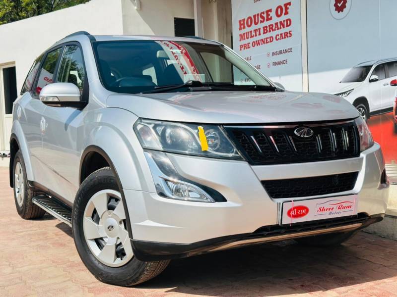 Mahindra XUV500 W6 FWD