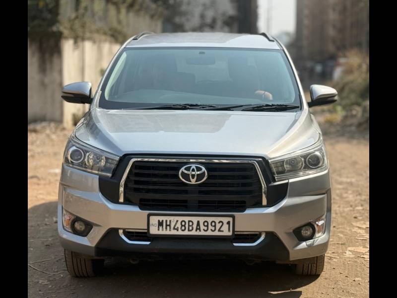 Toyota Innova Crysta 2.4 VX 8 STR