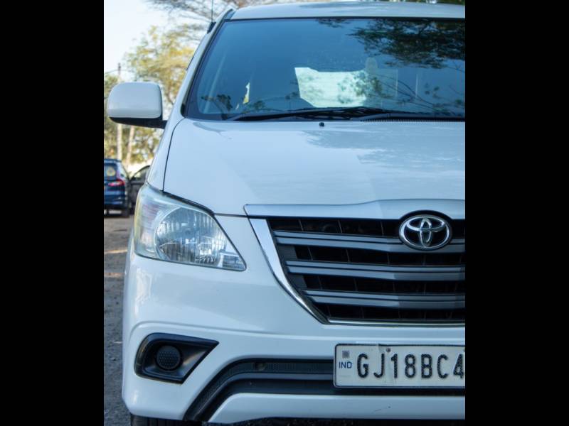 Toyota Innova 2.5 GX 7 STR