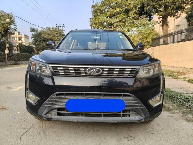 Mahindra XUV 300 W6 1.2 Petrol