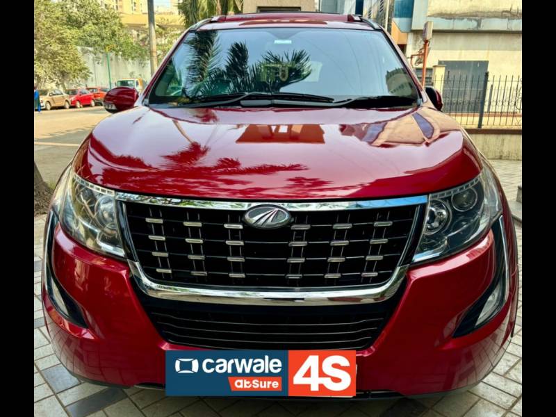 Mahindra XUV500 W11 AT