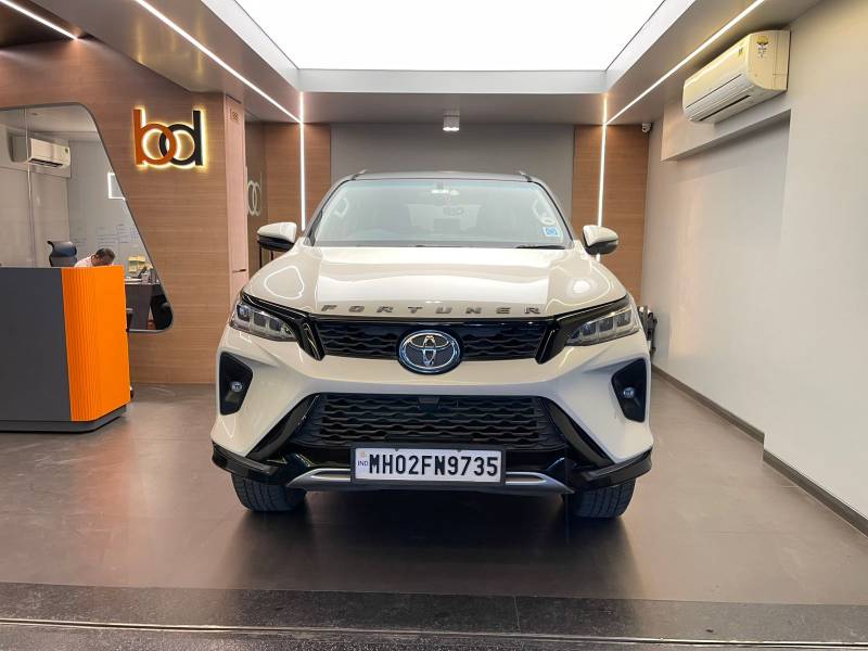 Toyota Fortuner Legender 4X2 AT 2.8 Legender