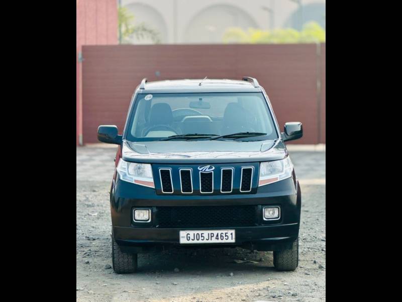 Mahindra TUV300 T8 AMT