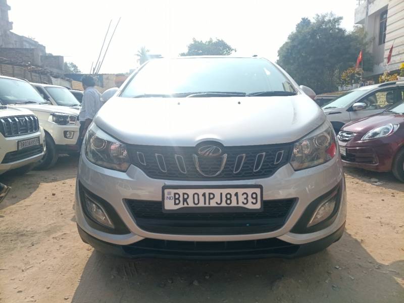 Mahindra Marazzo M6 7 STR
