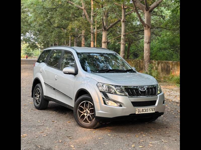 Mahindra XUV500 W6 FWD