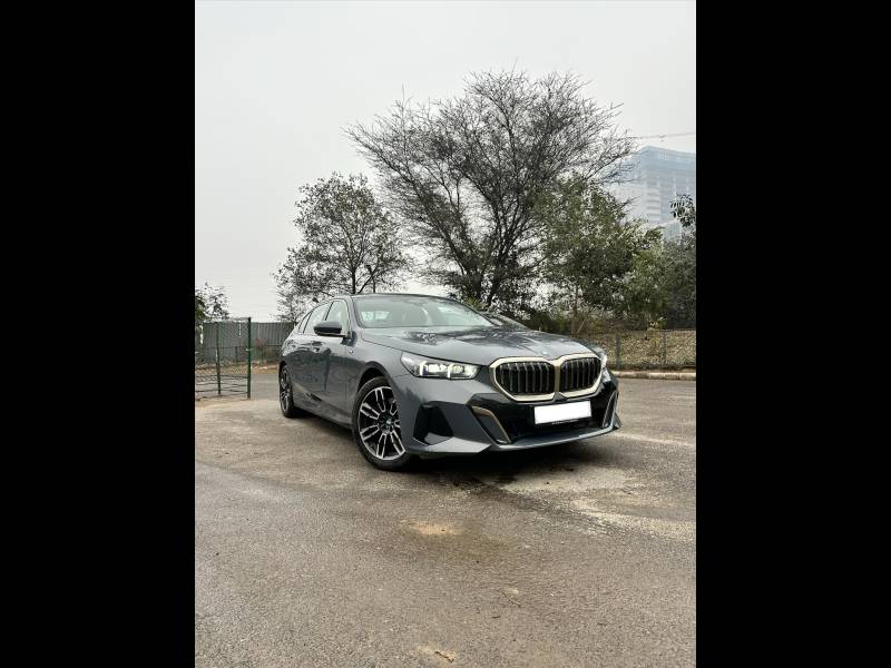 BMW 5 Series 530Li M Sport (Aluminium Satinated)