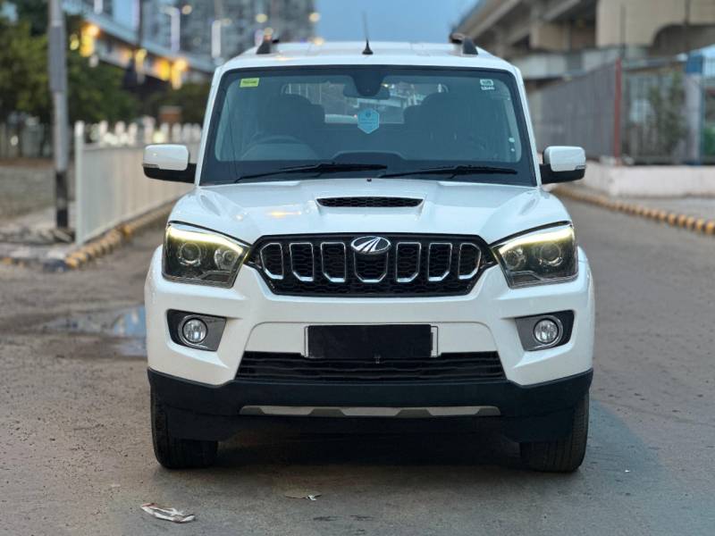 Mahindra Scorpio S11 MT 7S