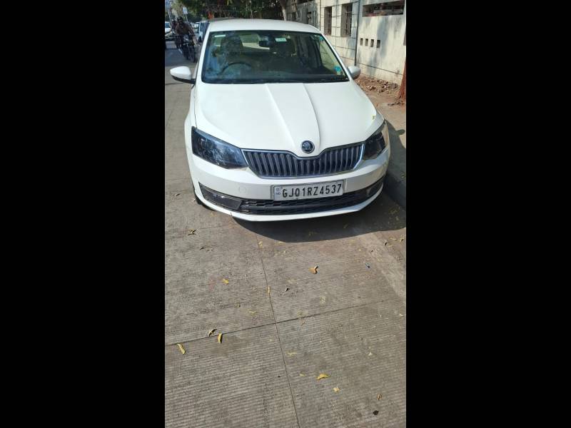 Skoda Rapid Elegance 1.6 MPI MT