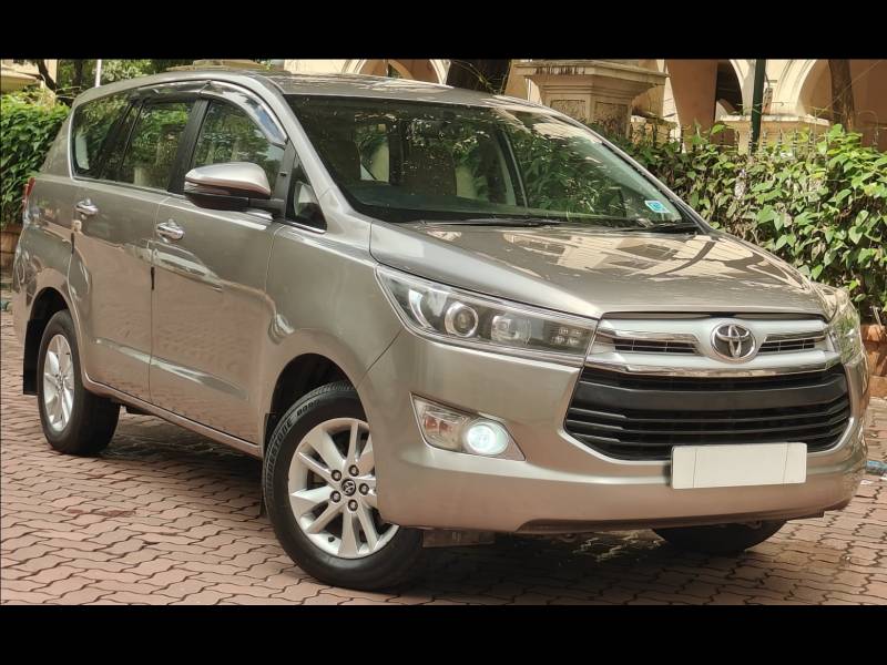 Toyota Innova Crysta 2.4 VX 8 STR