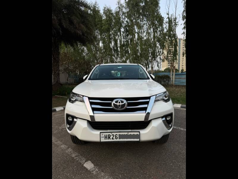 Toyota Fortuner 2.8 4x2 MT