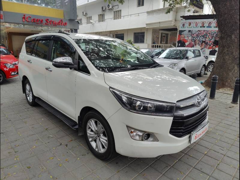 Toyota Innova Crysta 2.4 ZX AT 7 STR