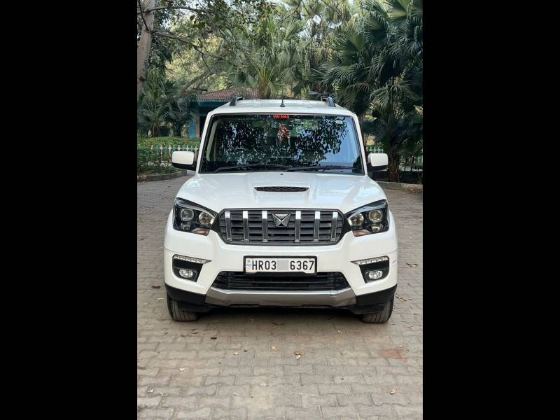 Mahindra Scorpio S11 MT 7S