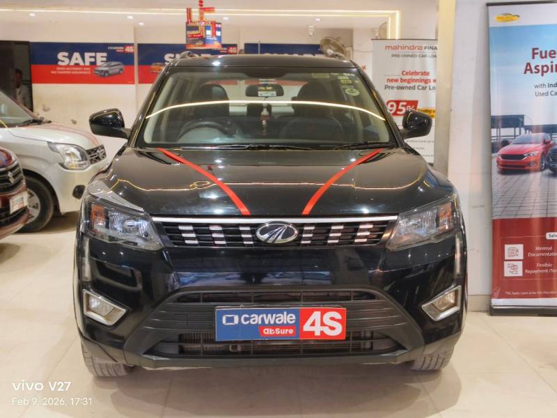 Mahindra XUV 300 W6 1.2 Petrol