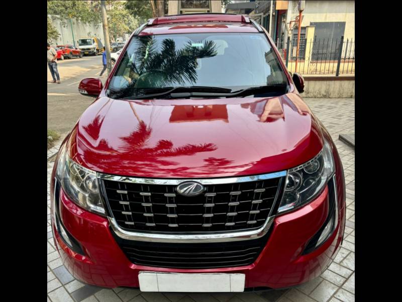 Mahindra XUV500 W11 AT