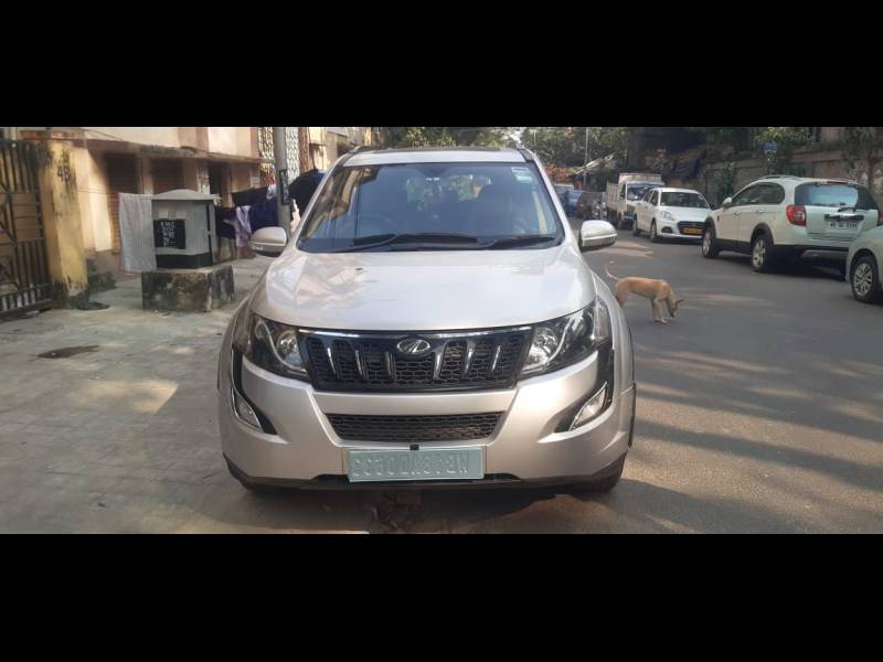 Mahindra XUV500 W9 AT