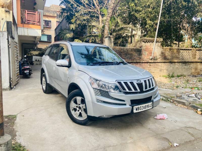 Mahindra XUV500 W8