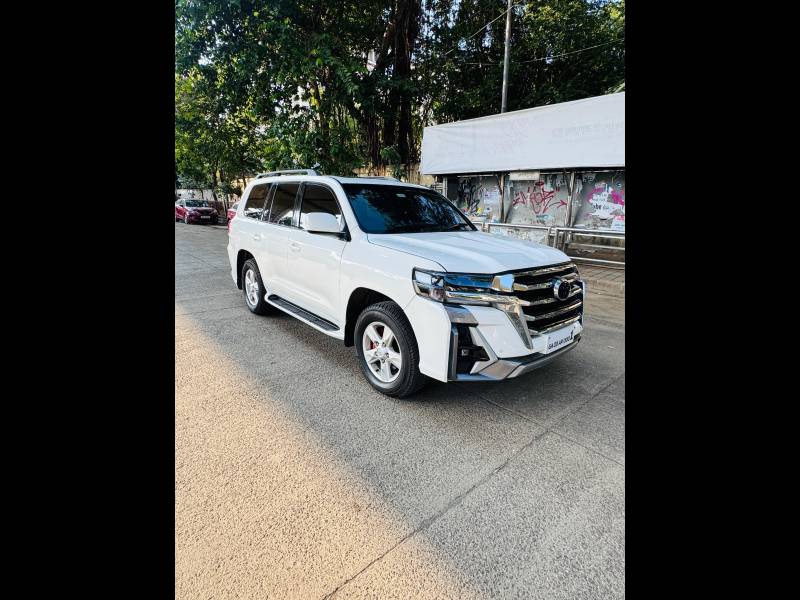 Toyota Land Cruiser LC200 VX (Standard) 1