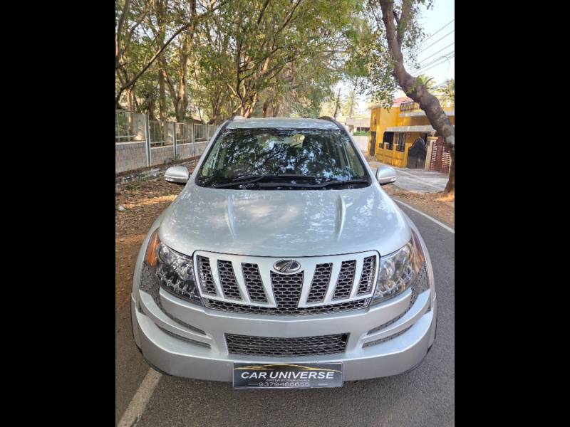 Mahindra XUV500 W8