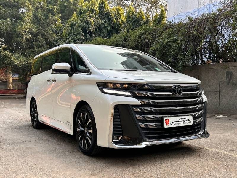 Toyota Vellfire VIP - Executive Lounge