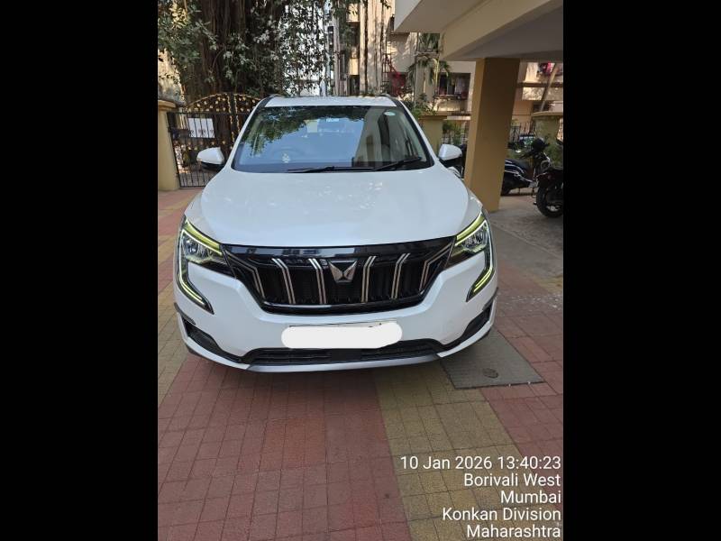 Mahindra XUV700 AX7 Luxury Pack Petrol AT 7 STR